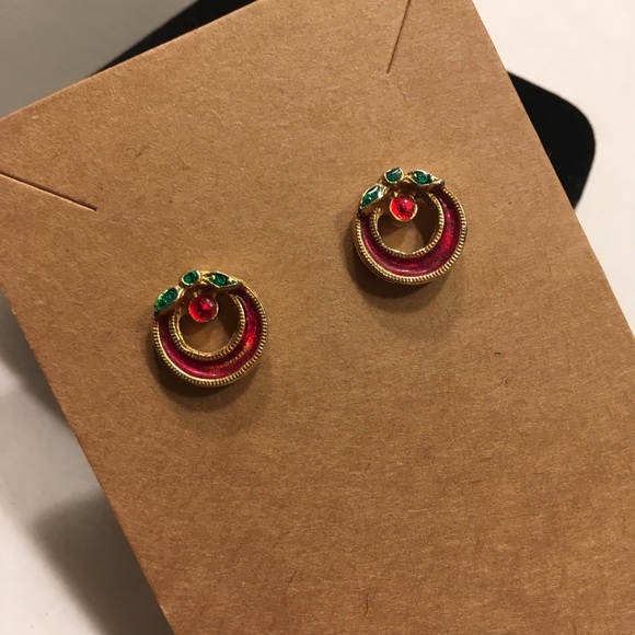 Holiday Christmas wreath earrings - Picture 4 of 5